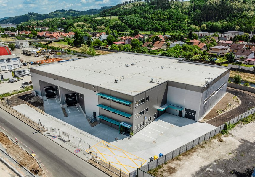 Lager- und Verwaltungshalle Králův Dvůr