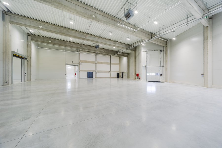 Lager- und Verwaltungshalle Králův Dvůr