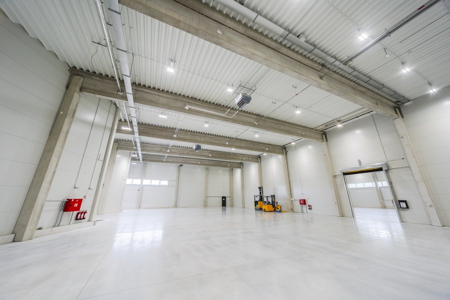 Lager- und Verwaltungshalle Králův Dvůr